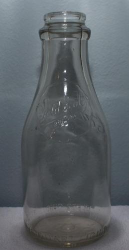 Consumer-Dairy-Quart-Milk-Bottle-1930s-back-Gold-Seal-Quality